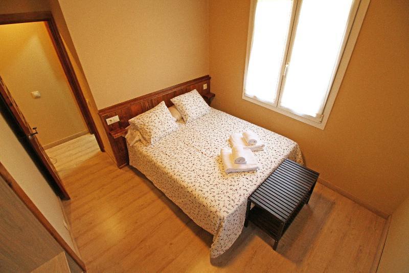 Snoe Apartamentos Mont Romies Plaza ซาลาร์ดู ภายนอก รูปภาพ