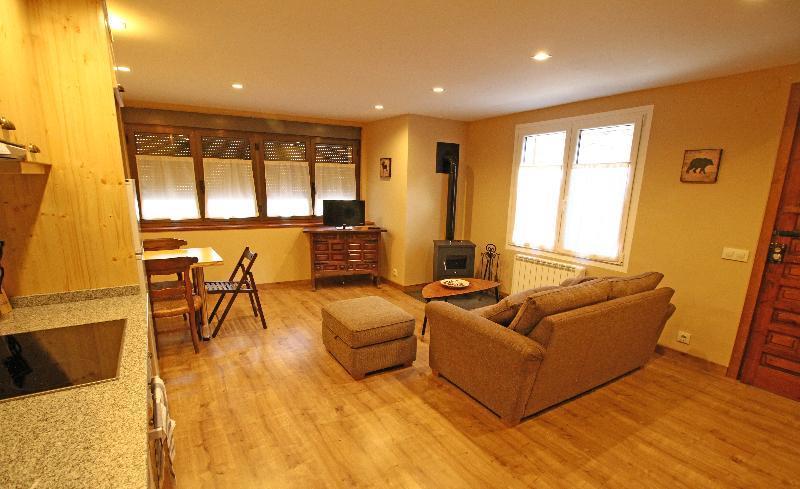 Snoe Apartamentos Mont Romies Plaza ซาลาร์ดู ภายนอก รูปภาพ