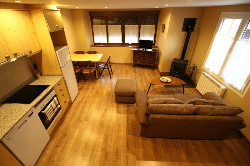 Snoe Apartamentos Mont Romies Plaza ซาลาร์ดู ภายนอก รูปภาพ